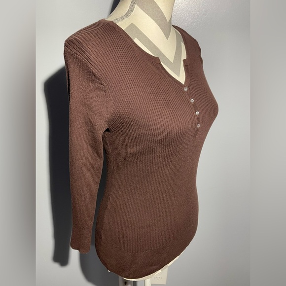 Daisy Fuentes Chocolate Ribbed Top - Picture 6 of 12